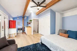 Image of Adorable & Pet Friendly-Close to U and Downtown!