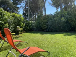 Image of Detached country house, in the heart of the vineyards, 6km from the beach at meze