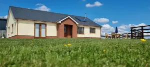Image of Sunny Bank, Countryside accessible cottage with hot tub and grassy lawn area