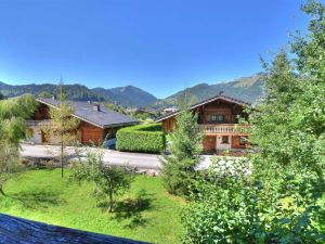 Image of Appartement Chalet Duplex à Morzine - 8 pers, 4ch, ski room, parking, Proche Village et Navette. - FR-1-524-114