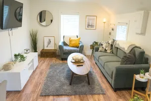 Image of Beautiful Downtown Vancouver \"UP\"  style Duplex!