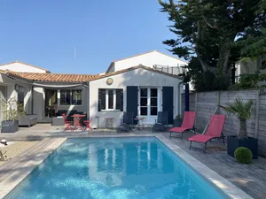 Image of VILLA SWIMMING POOL 3mn walk from the BEACH île de ré -