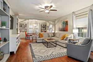 Image of The Garden District Retreat - close to everything!