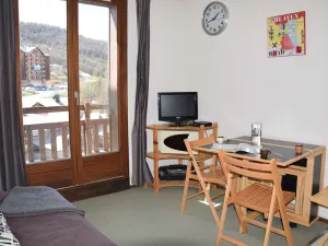 Image of 2-Room Apartment with Cabins, Sleeps 4, Central Risoul, Pet-Friendly