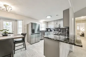 Image of Stylish entire home in Katy