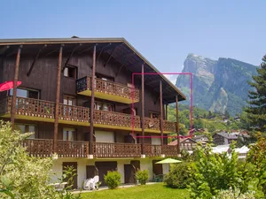 Image of Charming 3 Bedroom Alpine Apartment. Central location and with beautiful views