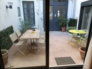 Image of Côté Cour-T3 (80m2) duplex -Terrace-Optional garage- Meublé de tourisme*** (furnished holiday home)