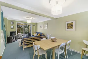 Image of 3 bedroom 2 bathroom townhouse in convenient, central Point Lookout.