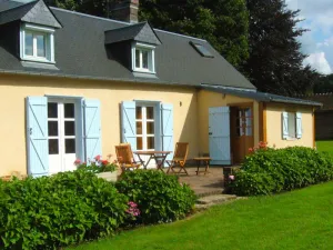 Image of Charming Cottage with Garden, Fireplace, and Modern Amenities in Scenic Village Near Beauvais