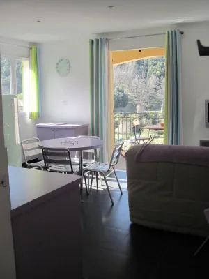 Image of NICE APARTMENT IN HAMLET 700 M \/ north pond, fiber, solar hot water