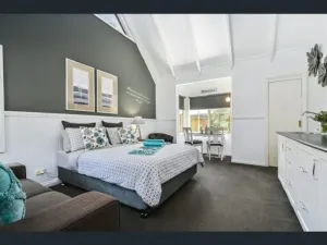 Image of One-Bedroom Queen Suite