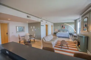Image of Designer Downtown Condo Suite - Splendid View