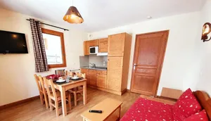 Image of 200m from shops, 2nd floor, swimming pool, balcony, parking, tv, ski locker, 32m², Vars