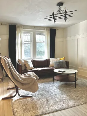 Image of Tucked Away Family Friendly Home - Mins to Parks and Shops -  Only 25 min to NYC
