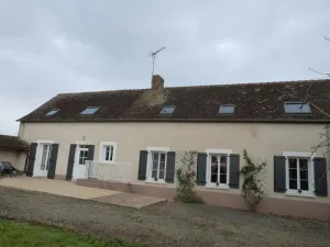 Image of Renovated farmhouse with terrace, internet, and garage near Vallon-sur-Gée