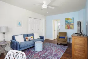 Image of Ben's Beach Bungalow 5, cheery Mission Beach 1BR!