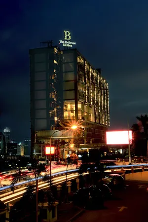 Image of Aston Bellevue Radio Dalam