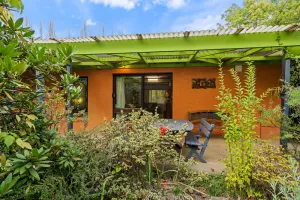 Image of Roses on the River - An absolute river frontage cottage