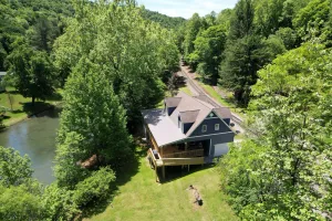 Image of This house is a 4 bedroom(s), 3.5 bathrooms, located in Tallmansville, WV.