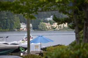 Image of Luxury Lakefront MS Corporate Apartment