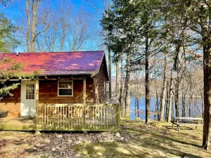 Image of Cozy and Comfortable Lake Cabin