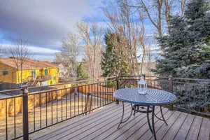 Image of 3BD Quiet Suburbs Restaurants & Parks