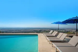 Image of Sky View: Heated Pool and Hot Tub, 5 Acres, Tesla