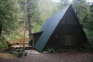 Image of A Beautiful Vacation Awaits You on the Emerald Smith River!