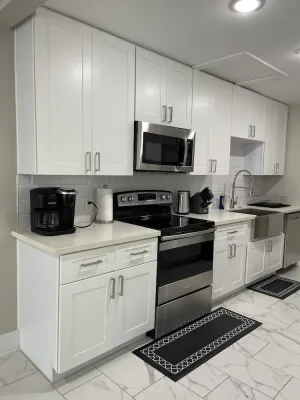 Image of Adorable 2 bedroom guest house! Minutes from downtown