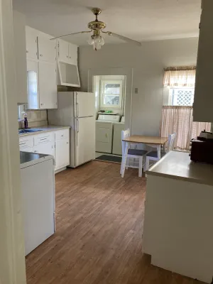Image of Private, cozy,classic, simple. Centrally located  to hospital, uptown.