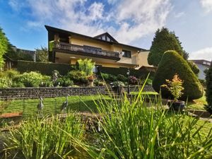 Image of Excellent hillside location with wonderful views. Pets Allowed. Family friend.