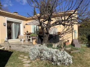Image of Magnificent villa with terrace Enjoy your vacations