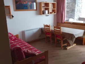 Image of Apartment for 5, pets allowed, steps from slopes