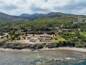 Image of Amazing oceanfront villa with private pool & jacuzzi, private access to the sea