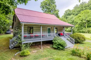 Image of Modern, dog-friendly cabin with amazing porch, fireplace, central AC & W\/D