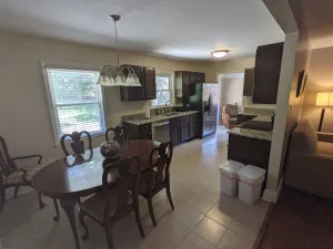Image of Business\/Family friendly close to uptown and airport