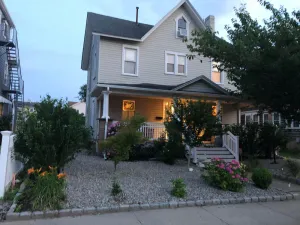 Image of Shore Beats Work-ING! Beach:3 Minute Walk-6 Houses Summer Weekly Getaway Hot Tub