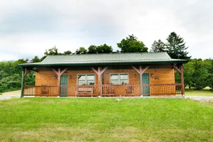 Image of 1\/2 double cabin with king bed and single child sized pull-out sleep sofa (sleeps 2 adults & 1 child