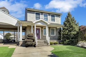Image of Weekend and weekly  rental across from Pier Village.  This house has it all!