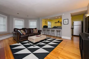 Image of Historic Victorian Apartment, Close to Downtown, Hospital, Capitol