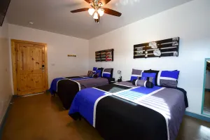 Image of Carmen's Marfa Hotel\/Tomas 2 Queen Beds