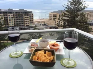 Image of Horizon View at Glenelg Beach