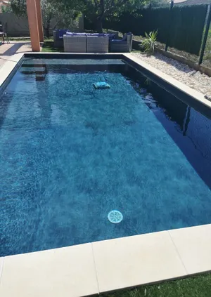 Image of house with swimminig pool