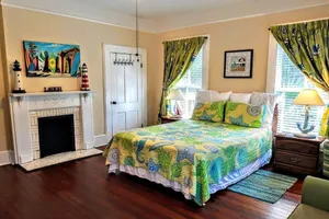 Image of 2brCoastalColonialApt between Jekyll & St Simons Islands beaches& near Downtown!