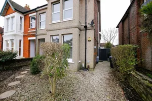 Image of Quirky spacious ground floor Victorian garden flat