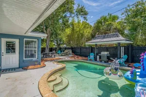 Image of 5br Getaway Pool Vibes Pets & Games Ok