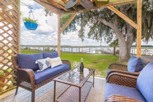 Image of Modern Coastal Escape on Beaufort's Battery Creek