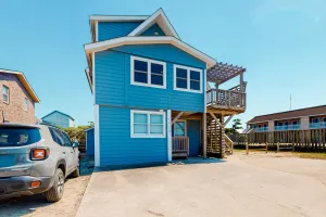 Image of Coastal home with three decks, outdoor shower, AC, & W\/D - near beach