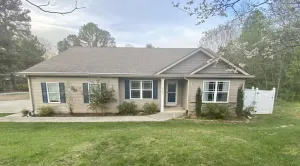 Image of Cheerful 3 bedroom 2 1\/2 bath private home with a pool