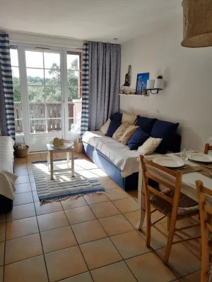 Image of BRIGHT APARTMENT conveniently located between OCEAN and GOLF. sleeps 2